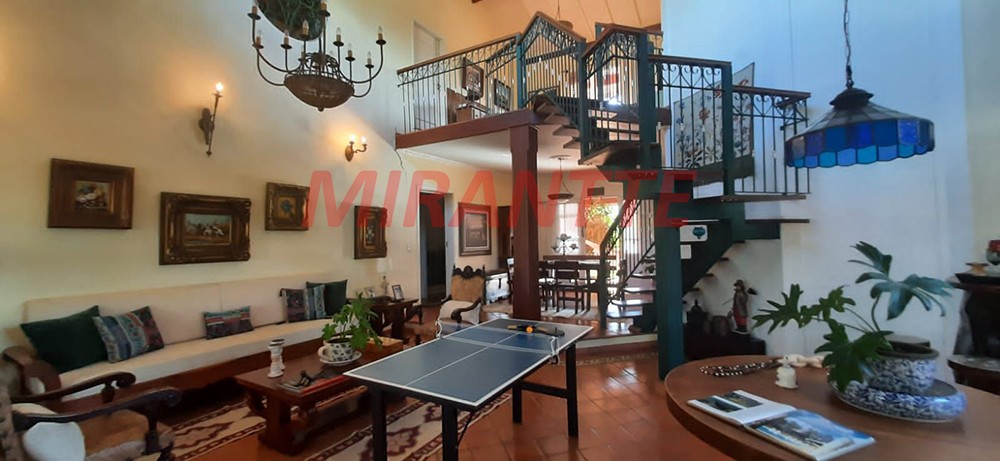 Cond. fechado de 392m² com 3 quartos em Serra Da Cantareira