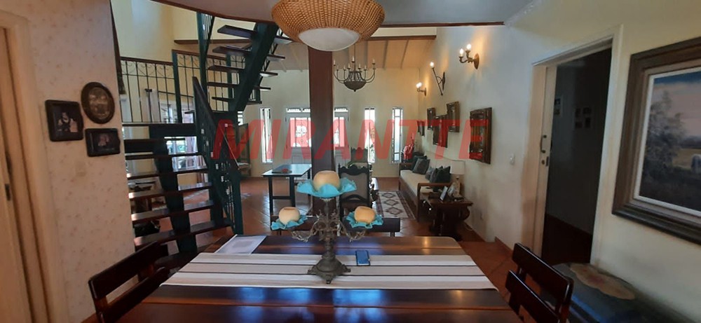 Cond. fechado de 392m² com 3 quartos em Serra Da Cantareira