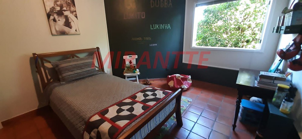 Cond. fechado de 392m² com 3 quartos em Serra Da Cantareira