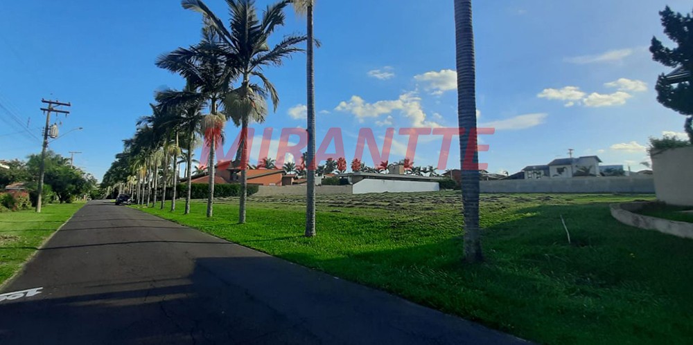 Cond. fechado de 392m² com 3 quartos em Serra Da Cantareira