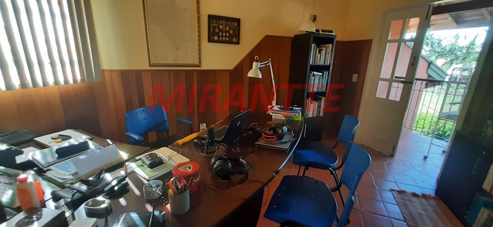 Cond. fechado de 392m² com 3 quartos em Serra Da Cantareira