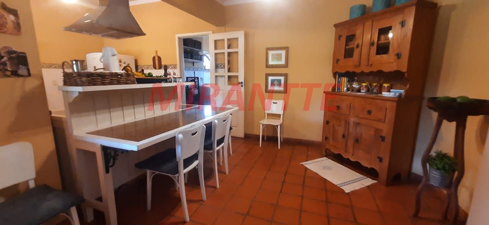 Cond. fechado de 392m² com 3 quartos em Serra Da Cantareira