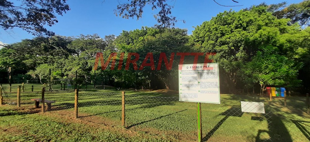 Cond. fechado de 392m² com 3 quartos em Serra Da Cantareira