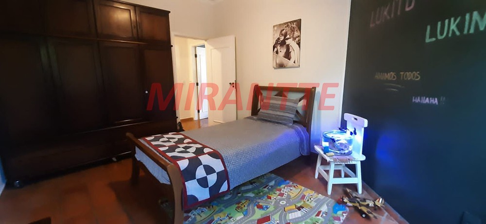 Cond. fechado de 392m² com 3 quartos em Serra Da Cantareira