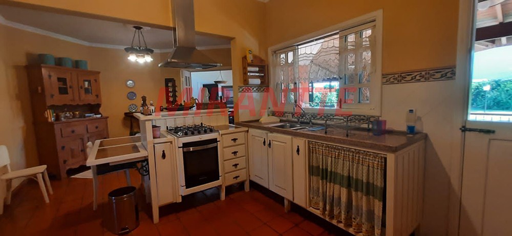 Cond. fechado de 392m² com 3 quartos em Serra Da Cantareira