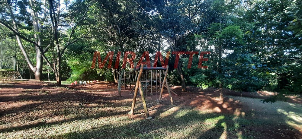 Cond. fechado de 392m² com 3 quartos em Serra Da Cantareira