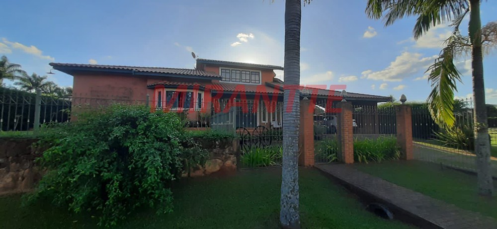 Cond. fechado de 392m² com 3 quartos em Serra Da Cantareira