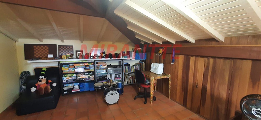 Cond. fechado de 392m² com 3 quartos em Serra Da Cantareira