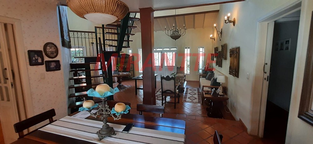 Cond. fechado de 392m² com 3 quartos em Serra Da Cantareira