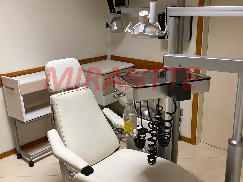 Conjunto comercial em Santana