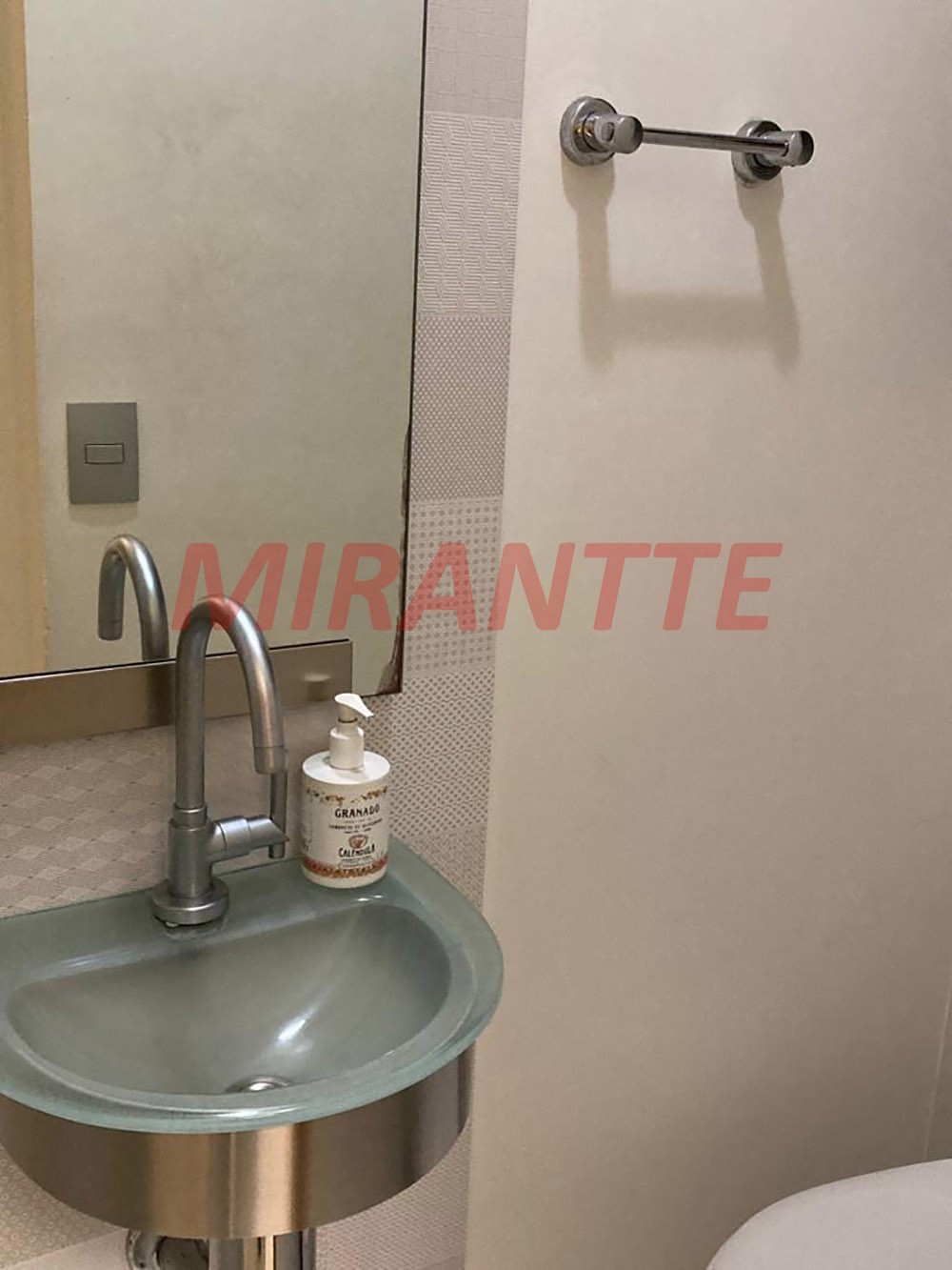 Conjunto comercial em Santana