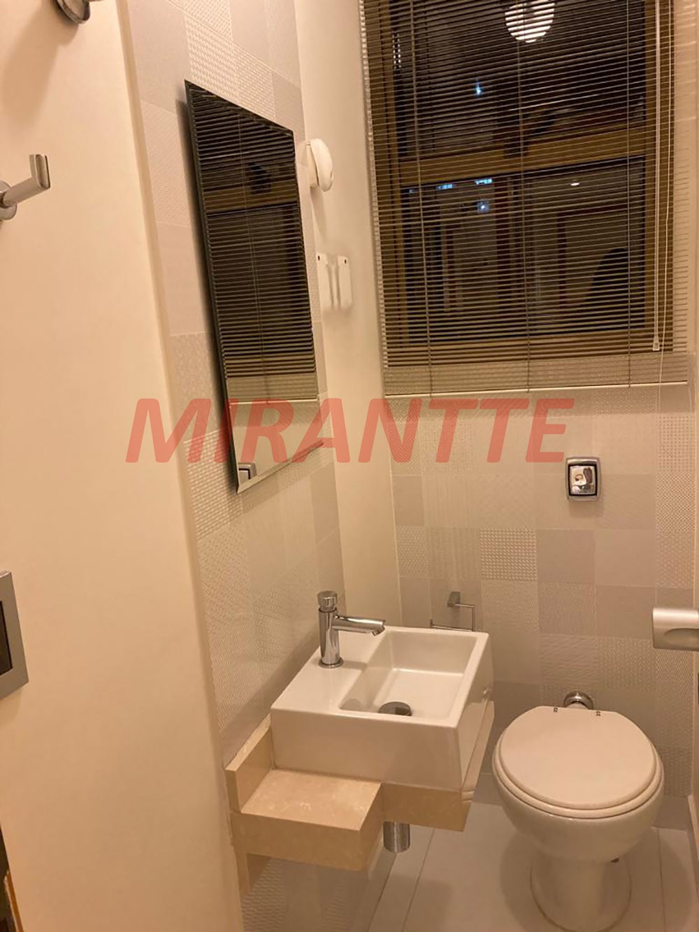 Conjunto comercial em Santana