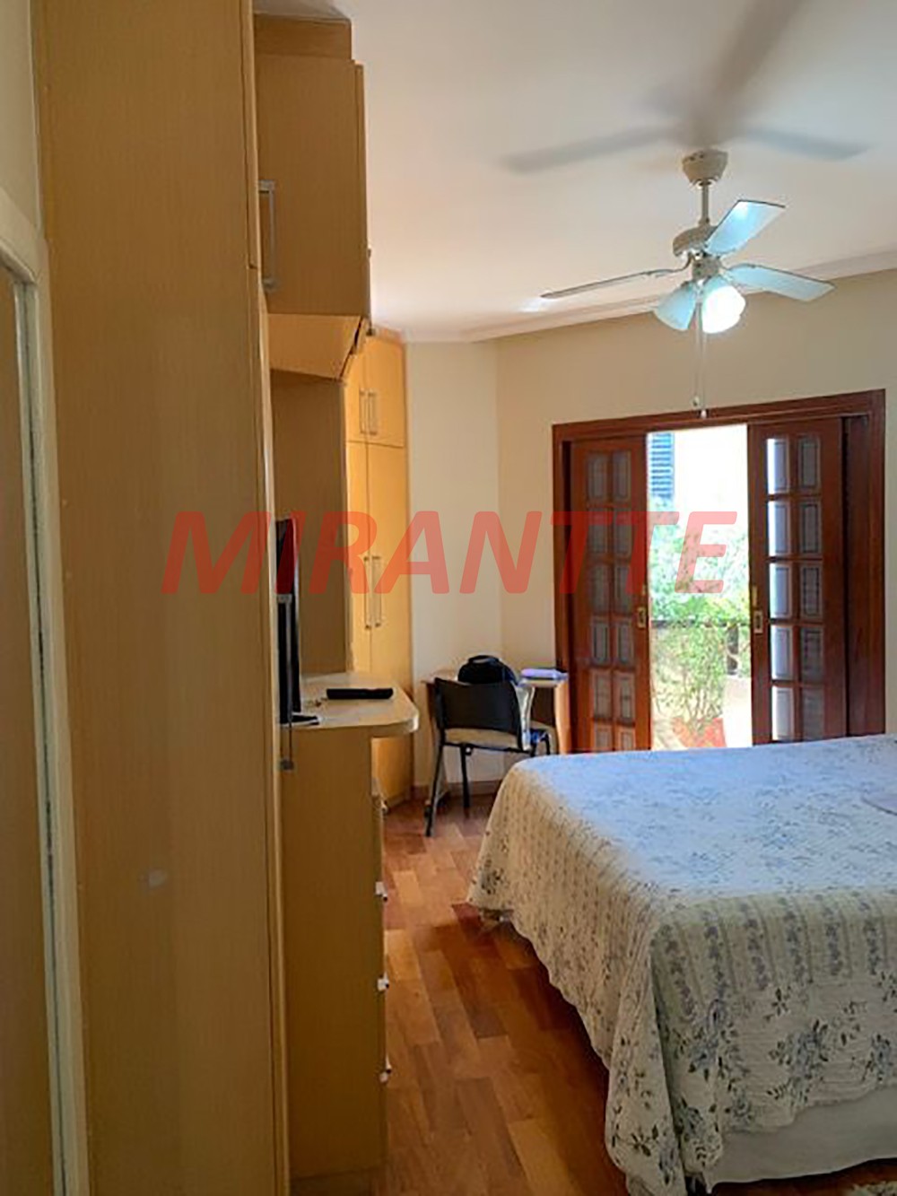 Sobrado de 201m² com 3 quartos em Santana
