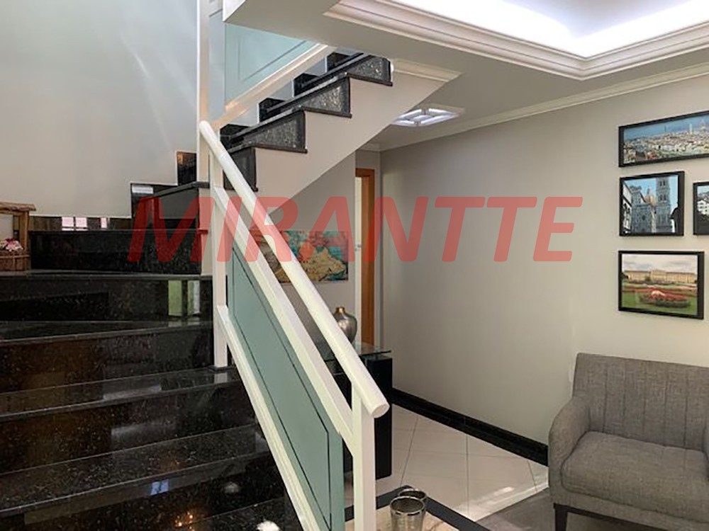 Sobrado de 201m² com 3 quartos em Santana