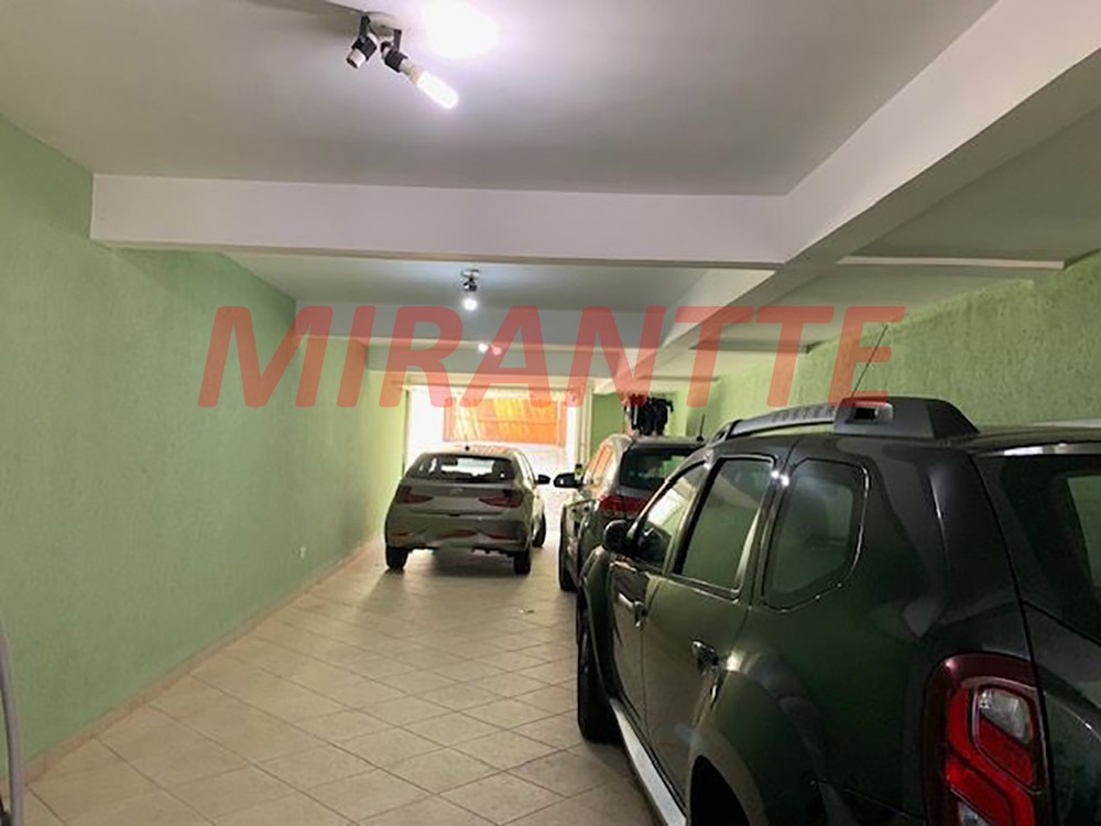 Sobrado de 201m² com 3 quartos em Santana