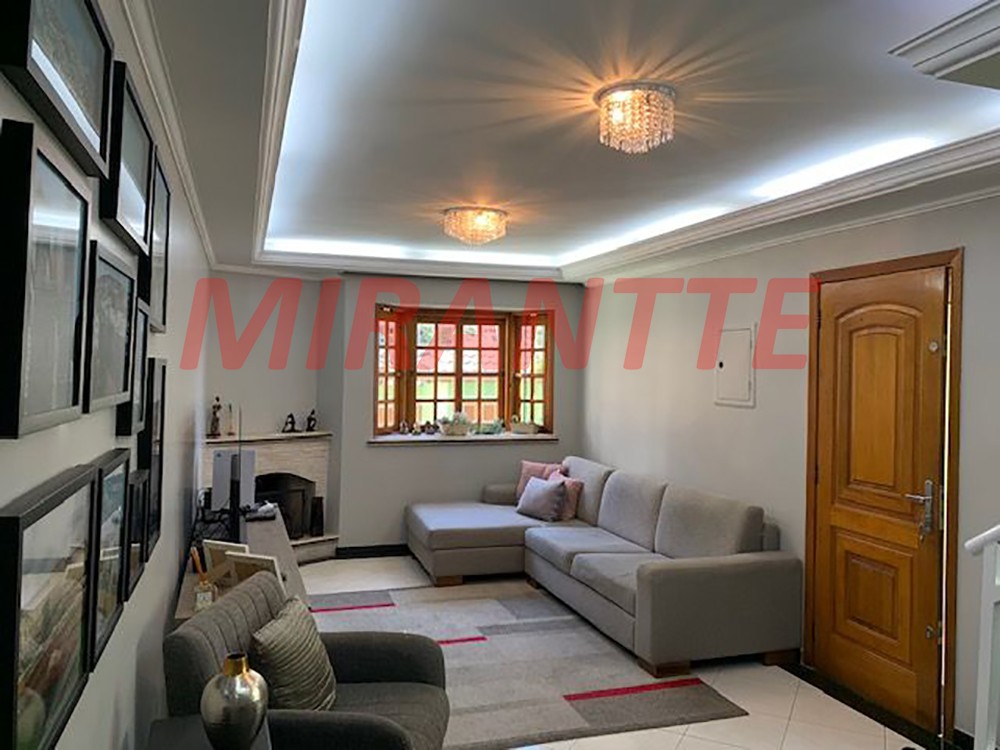 Sobrado de 201m² com 3 quartos em Santana