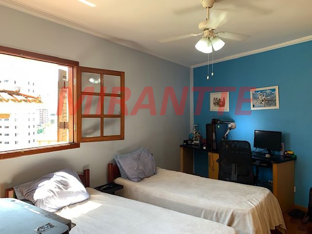 Sobrado de 201m² com 3 quartos em Santana