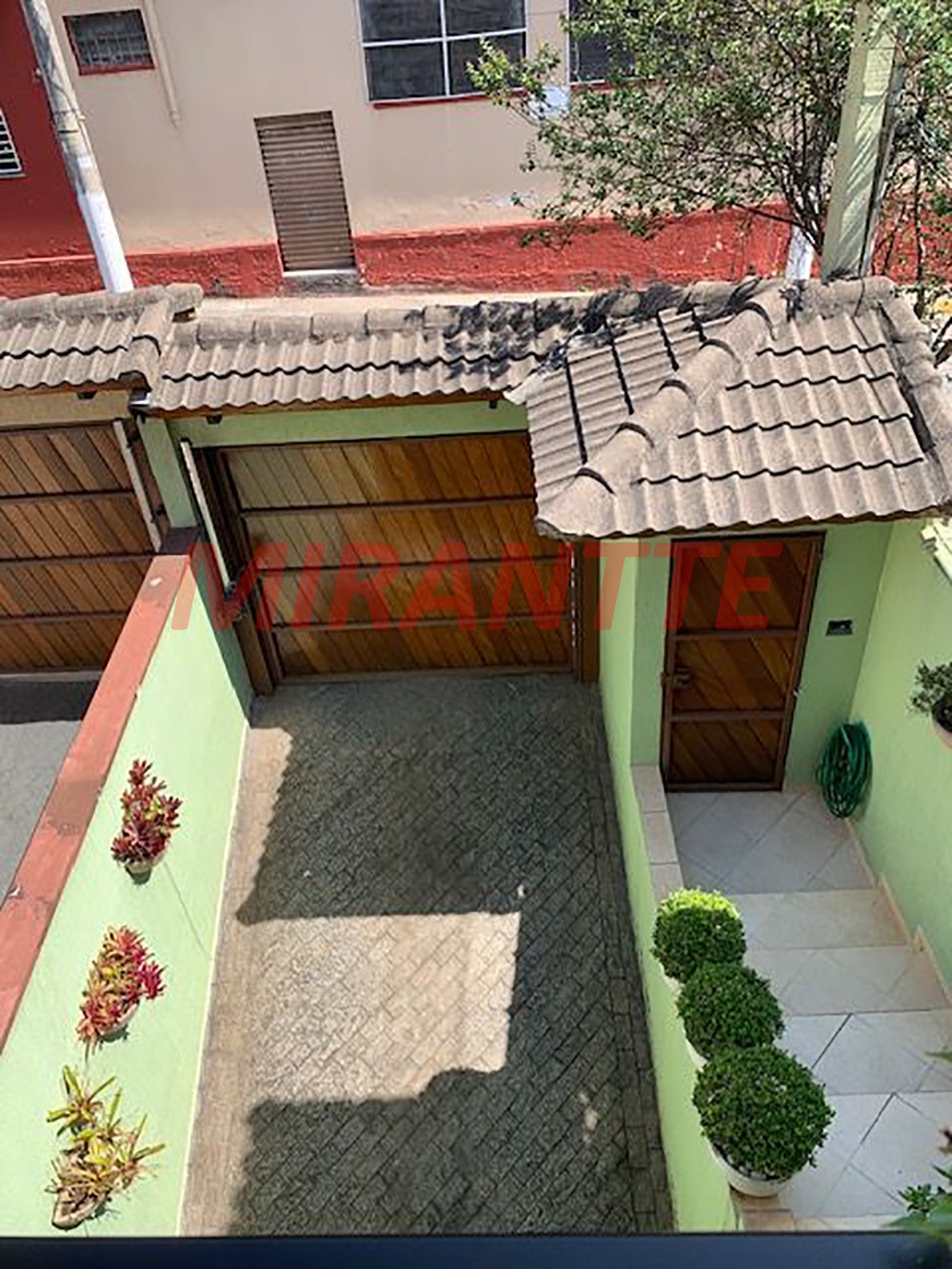 Sobrado de 201m² com 3 quartos em Santana