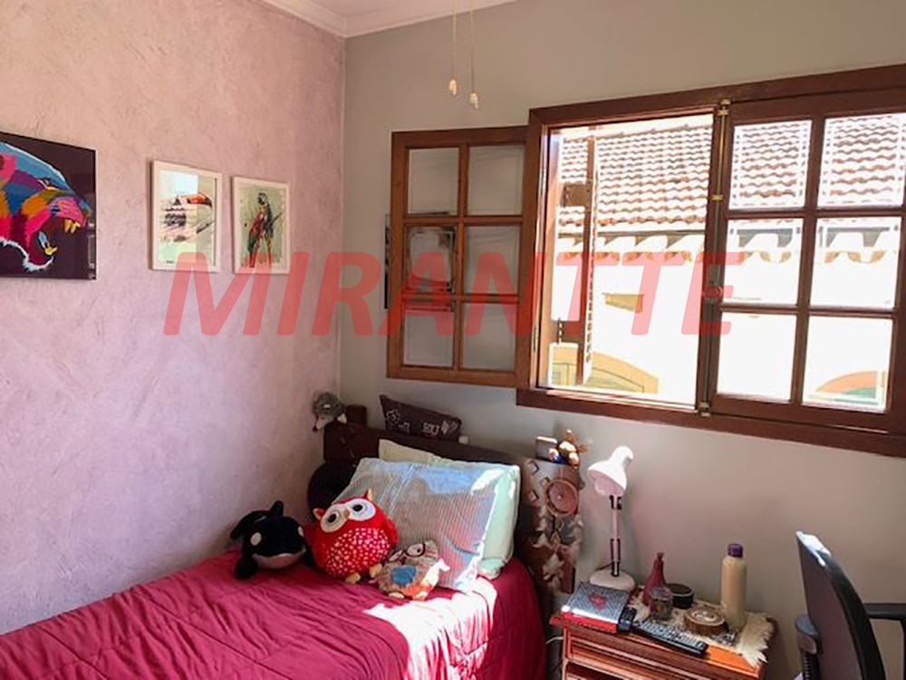 Sobrado de 201m² com 3 quartos em Santana