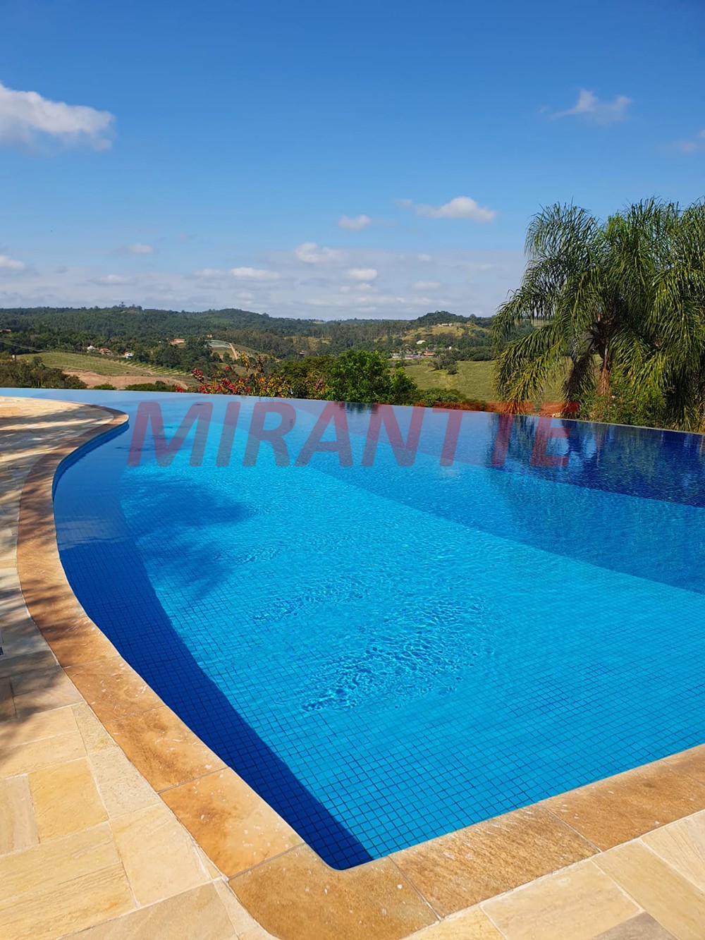 Terreno de 1.317m² em Jarinu