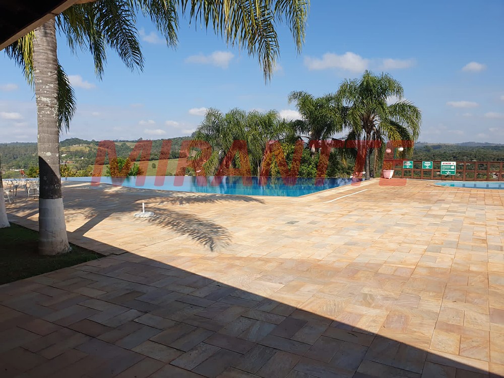 Terreno de 1.317m² em Jarinu