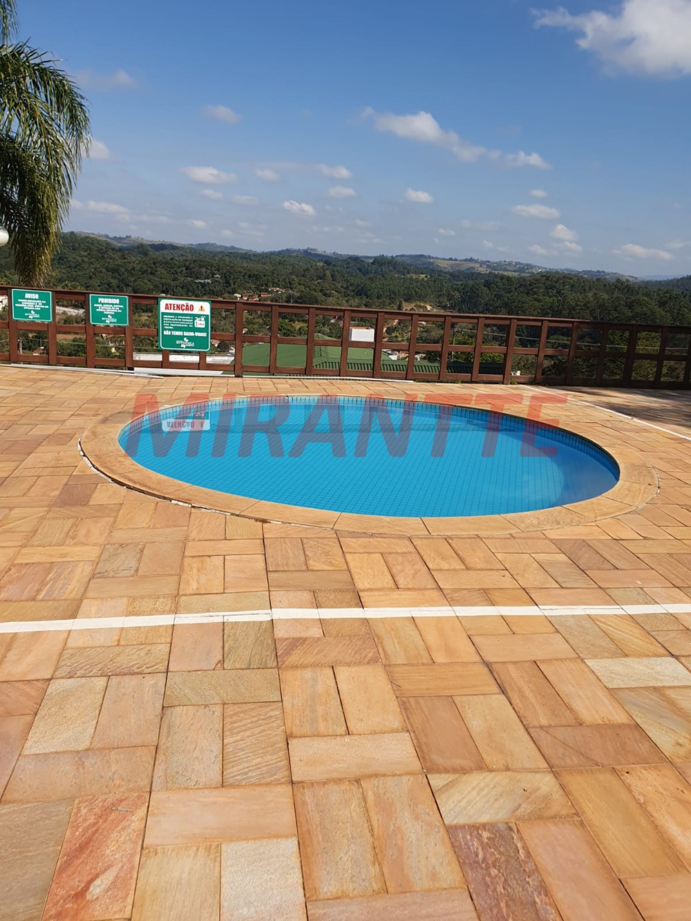 Terreno de 1.317m² em Jarinu
