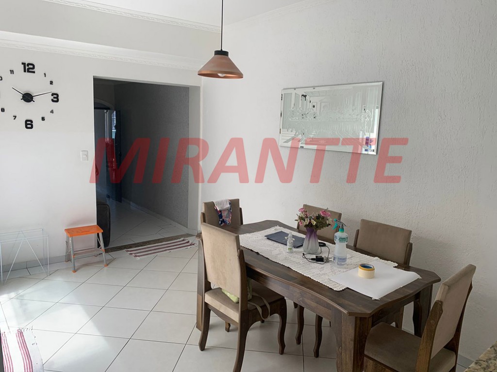 Sobrado de 250m² com 3 quartos em Santana