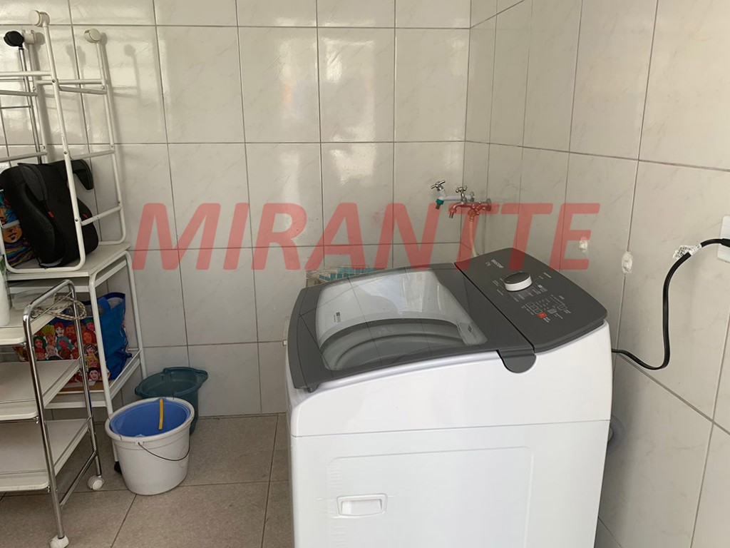 Sobrado de 250m² com 3 quartos em Santana