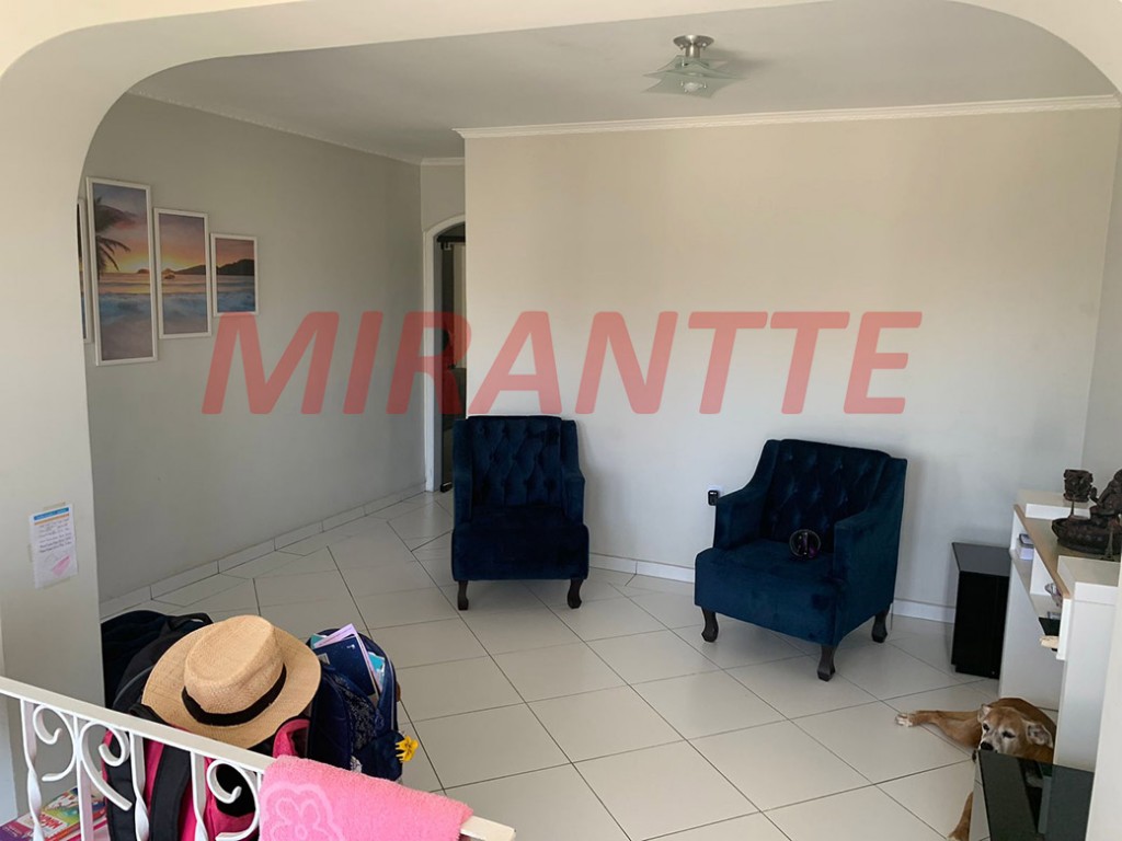Sobrado de 250m² com 3 quartos em Santana