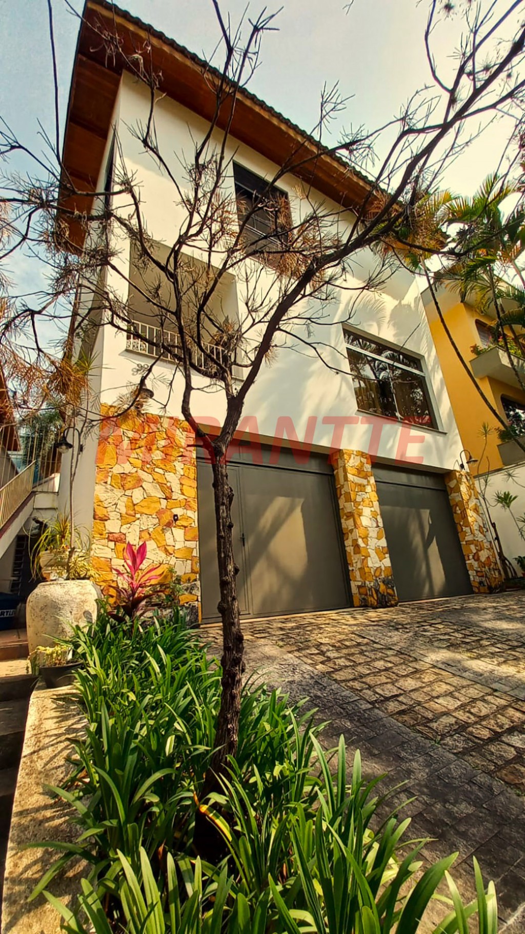 Sobrado de 346m² com 4 quartos em Jardim São Bento