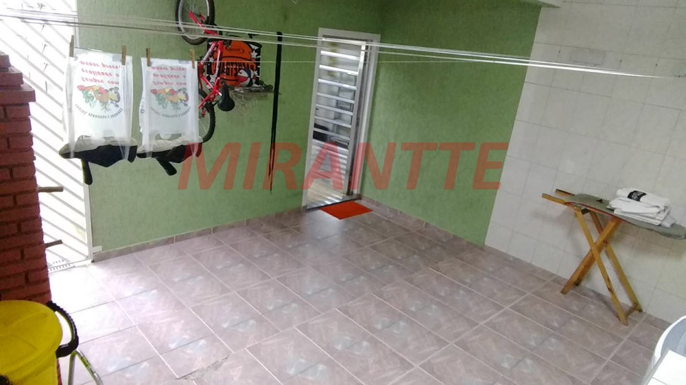 Sobrado de 220m² com 4 quartos em Parque Continental
