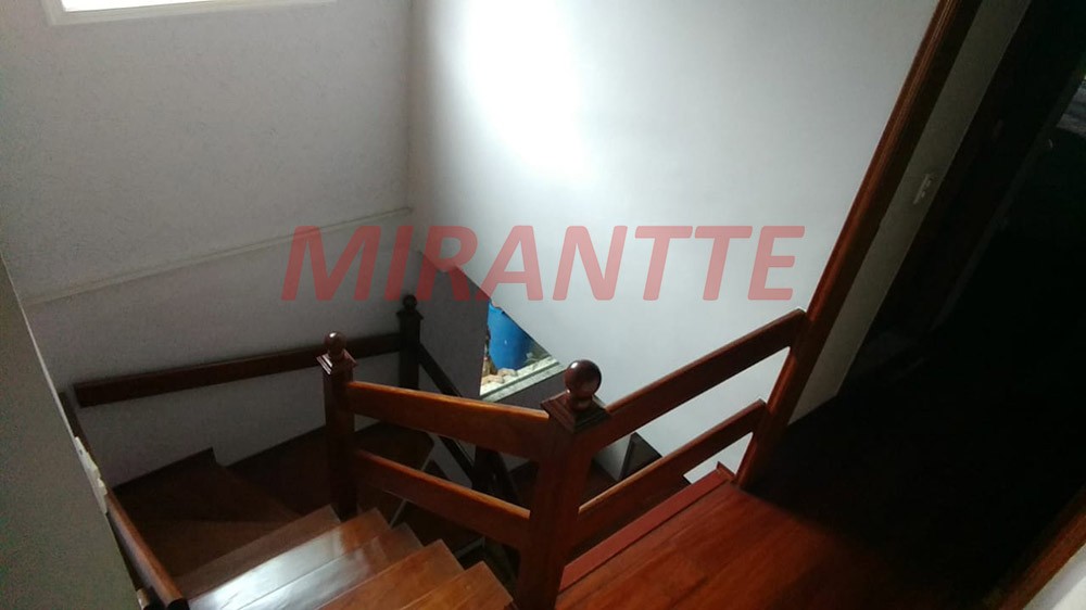 Sobrado de 220m² com 4 quartos em Parque Continental