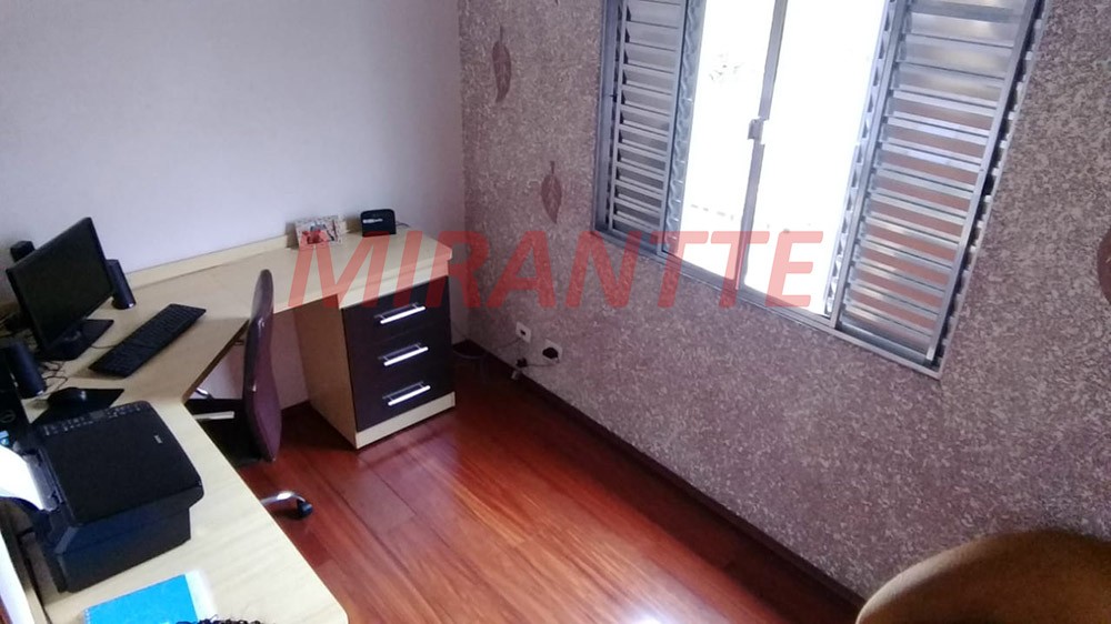 Sobrado de 220m² com 4 quartos em Parque Continental