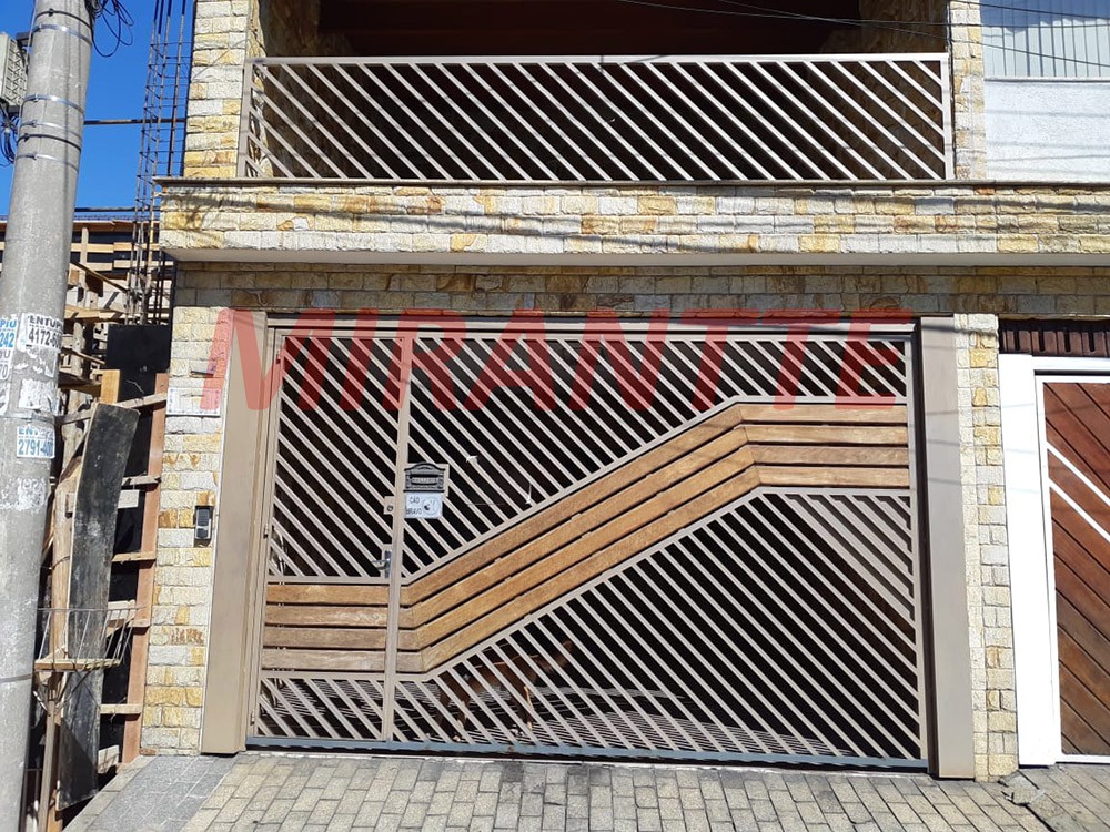 Sobrado de 220m² com 4 quartos em Parque Continental
