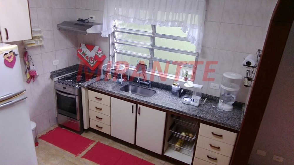 Sobrado de 220m² com 4 quartos em Parque Continental