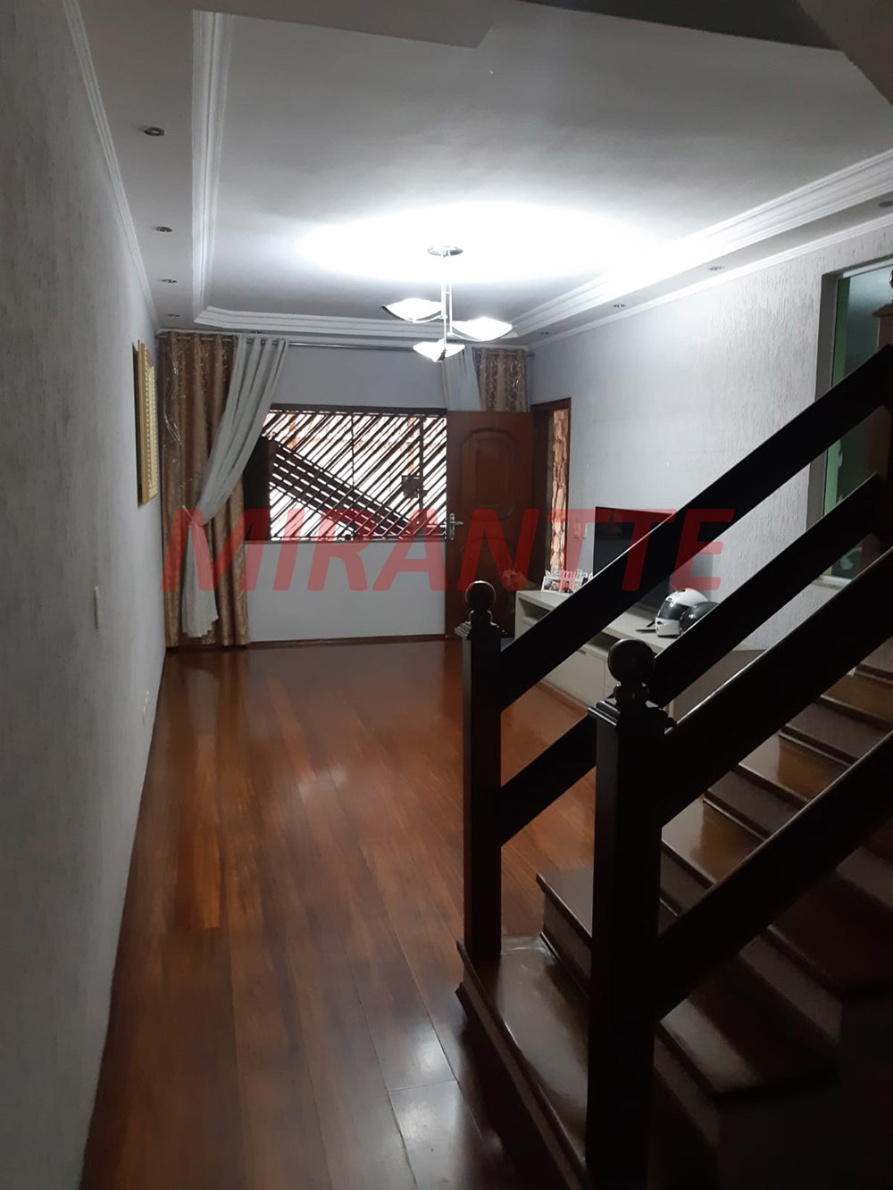 Sobrado de 220m² com 4 quartos em Parque Continental
