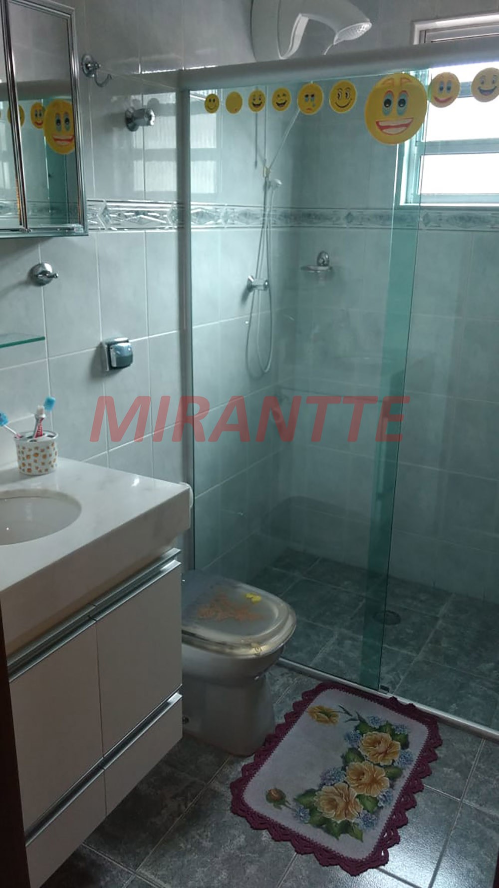 Sobrado de 220m² com 4 quartos em Parque Continental