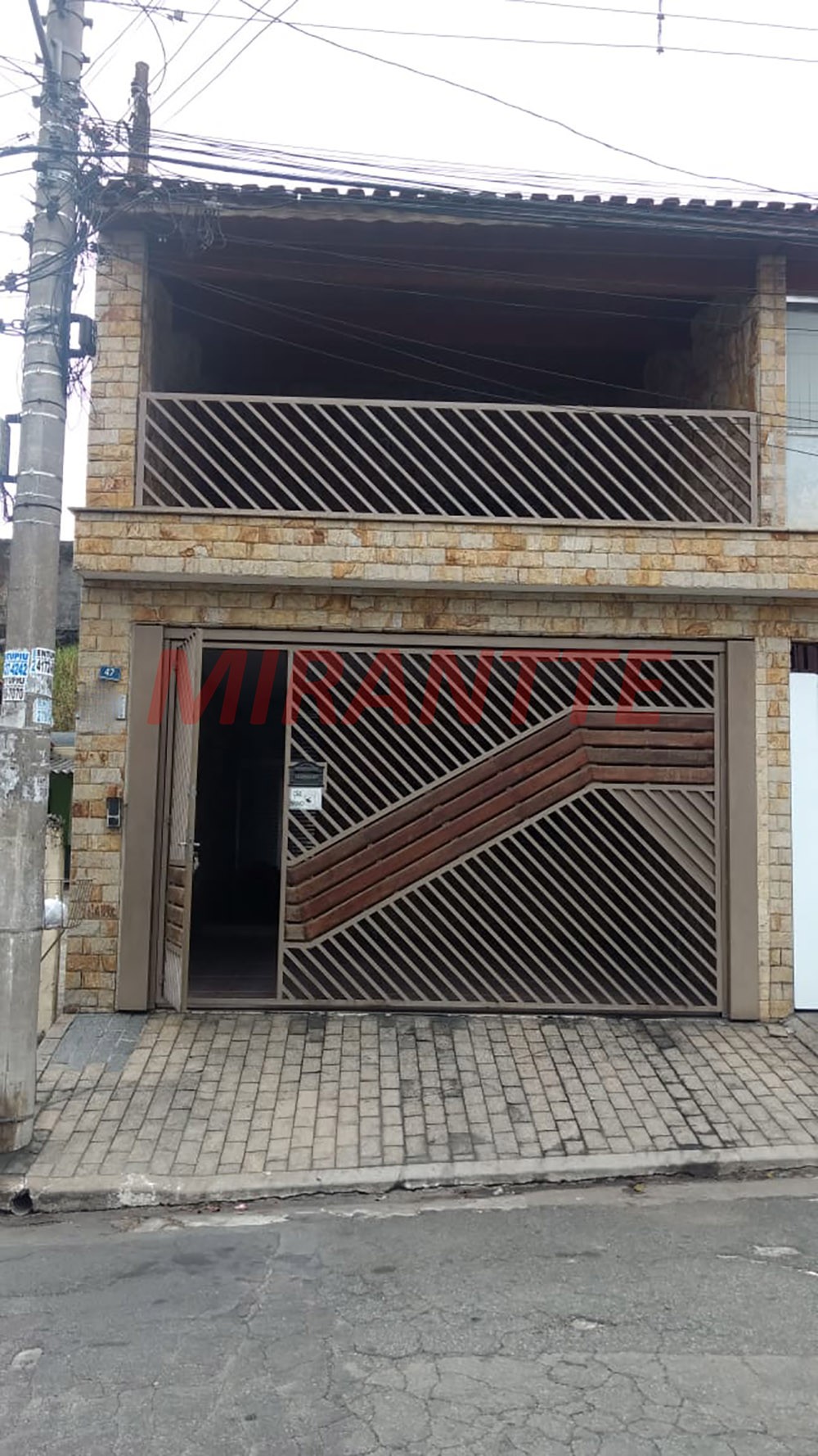 Sobrado de 220m² com 4 quartos em Parque Continental