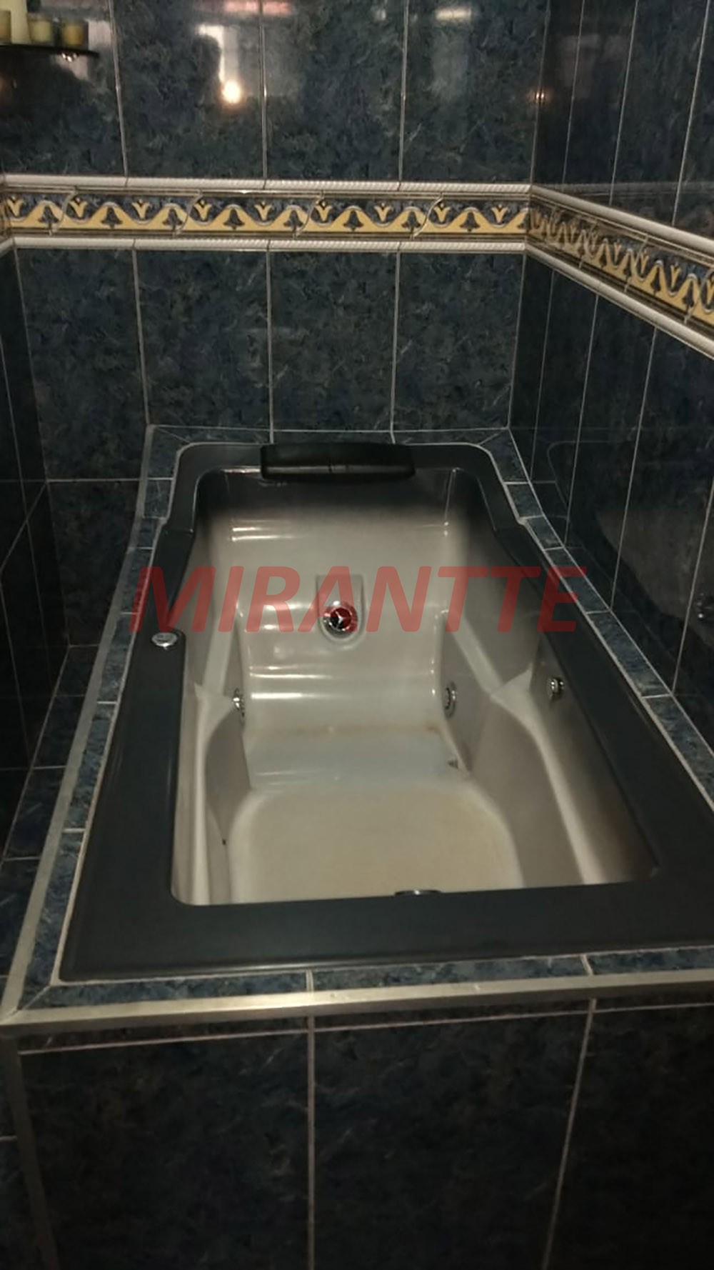 Sobrado de 220m² com 4 quartos em Parque Continental