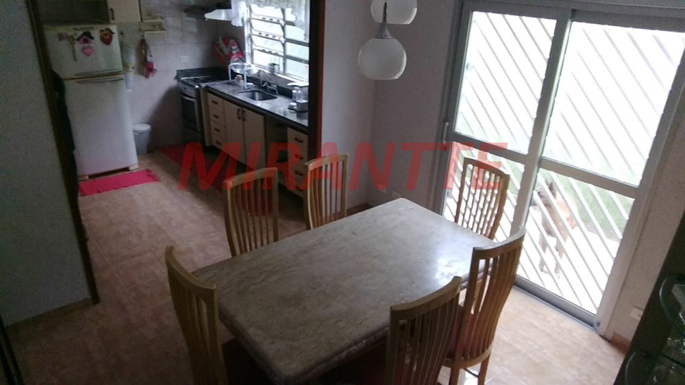 Sobrado de 220m² com 4 quartos em Parque Continental