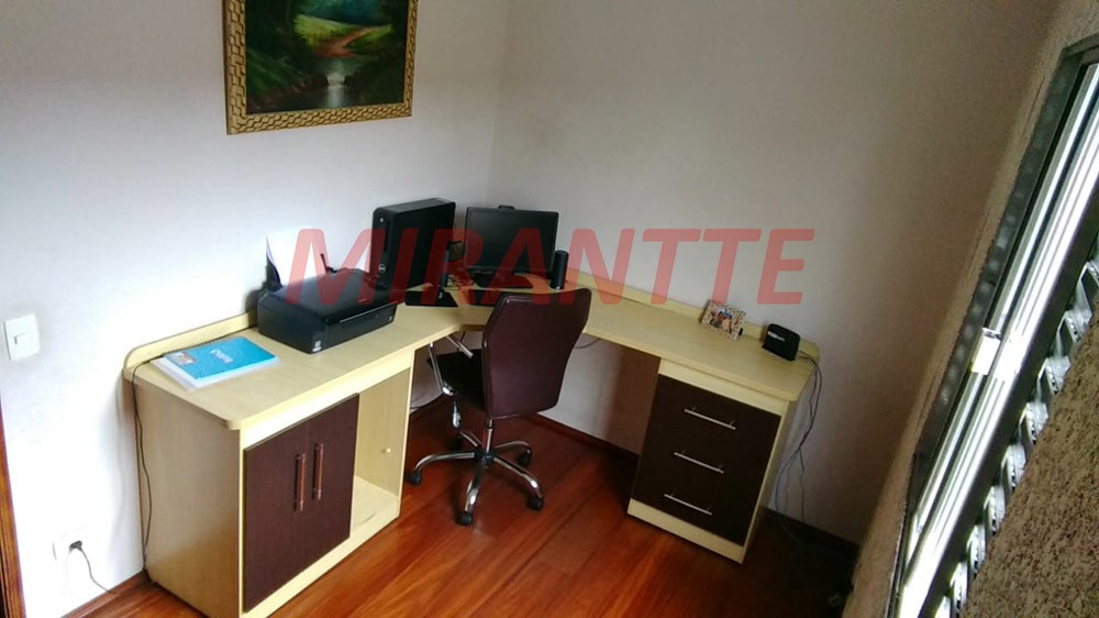 Sobrado de 220m² com 4 quartos em Parque Continental