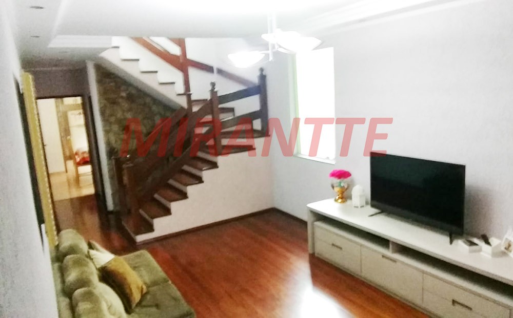 Sobrado de 220m² com 4 quartos em Parque Continental