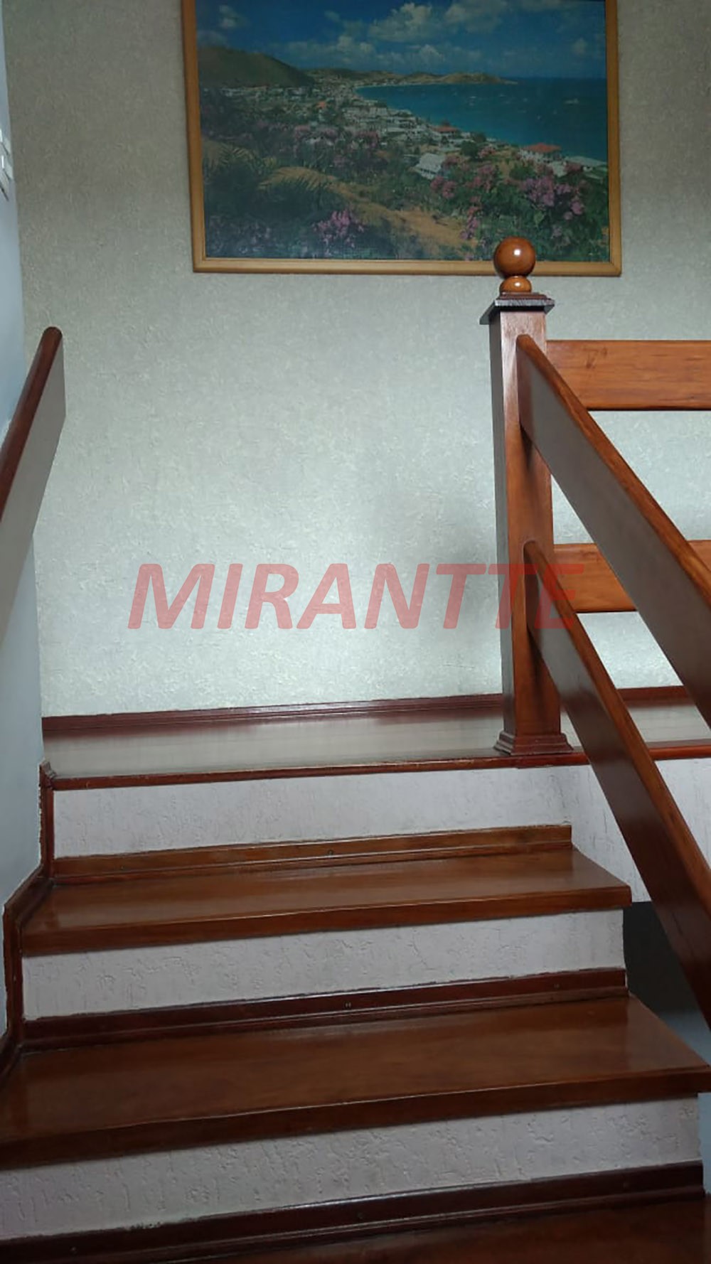 Sobrado de 220m² com 4 quartos em Parque Continental