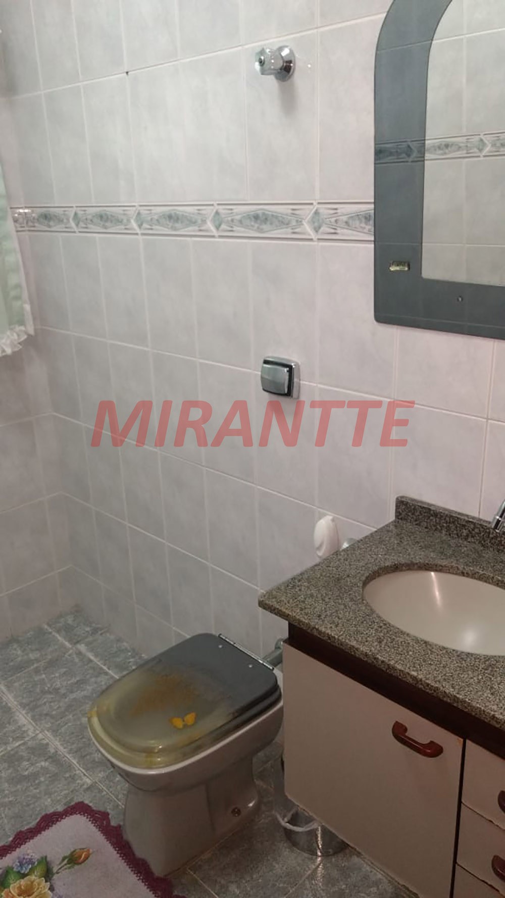 Sobrado de 220m² com 4 quartos em Parque Continental