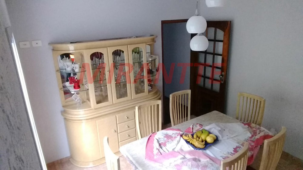 Sobrado de 220m² com 4 quartos em Parque Continental