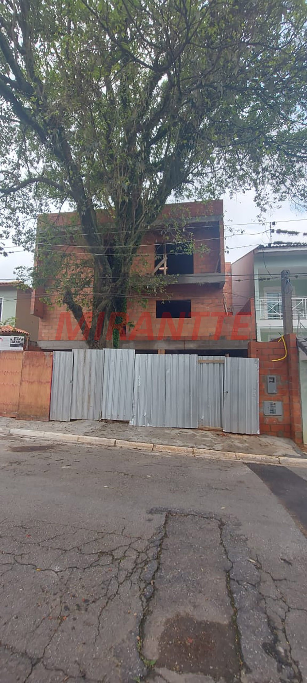 Sobrado de 320m² com 3 quartos em Jardim Entre Serras