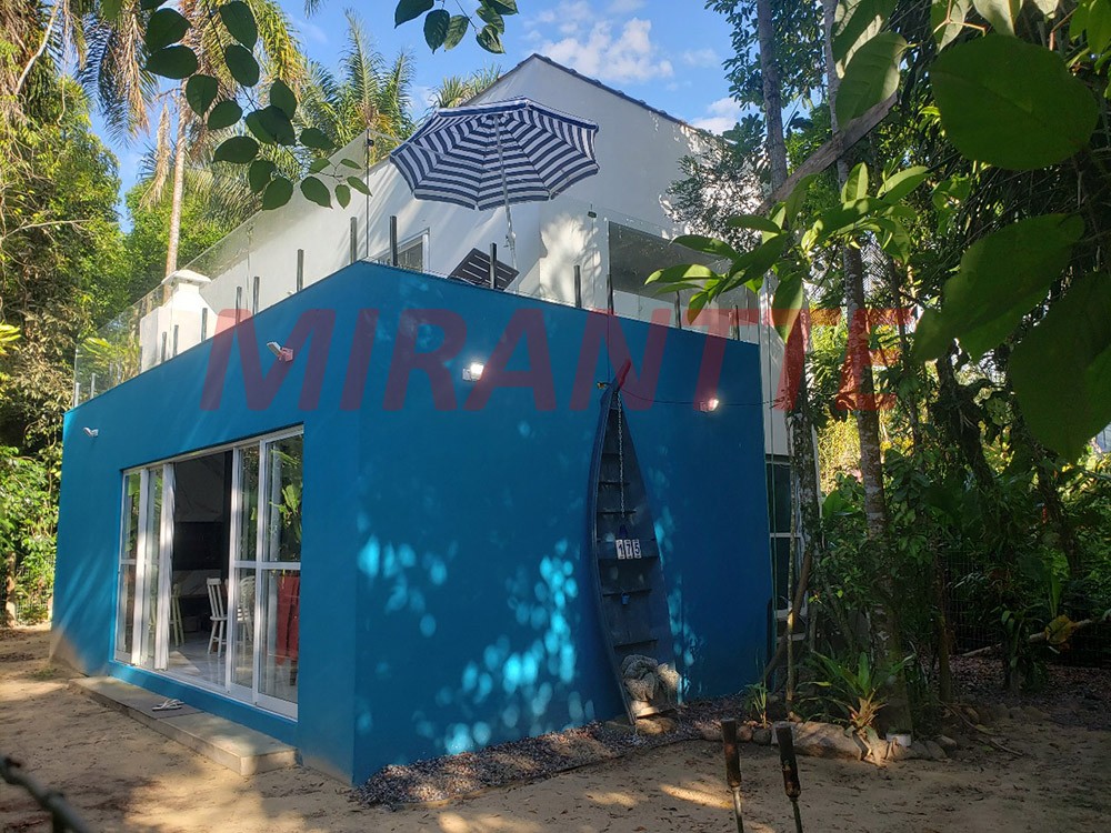Sobrado de 177m² com 2 quartos em Ubatumirim