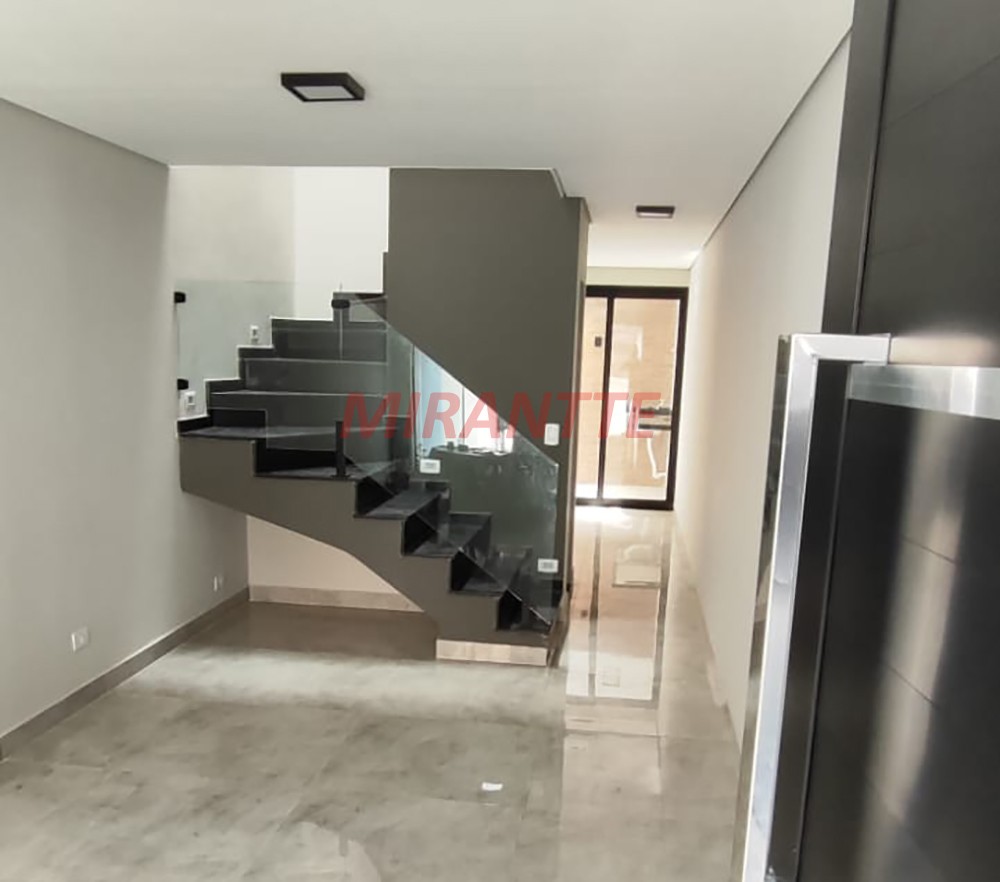 Sobrado de 76m² com 2 quartos em Vila Ré