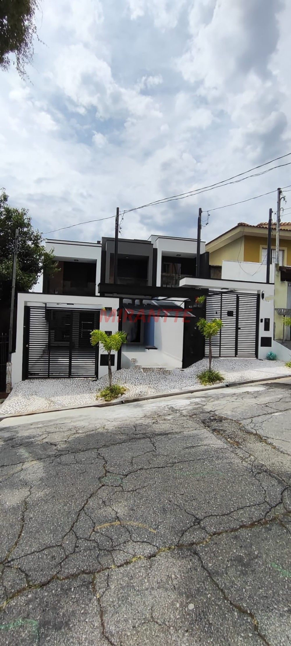 Sobrado de 76m² com 2 quartos em Vila Ré