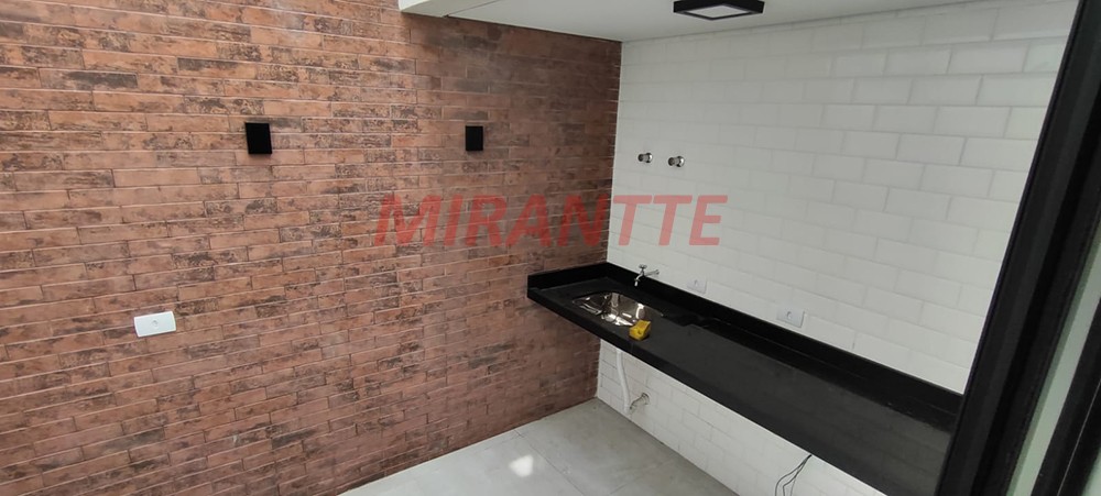 Sobrado de 76m² com 2 quartos em Vila Ré